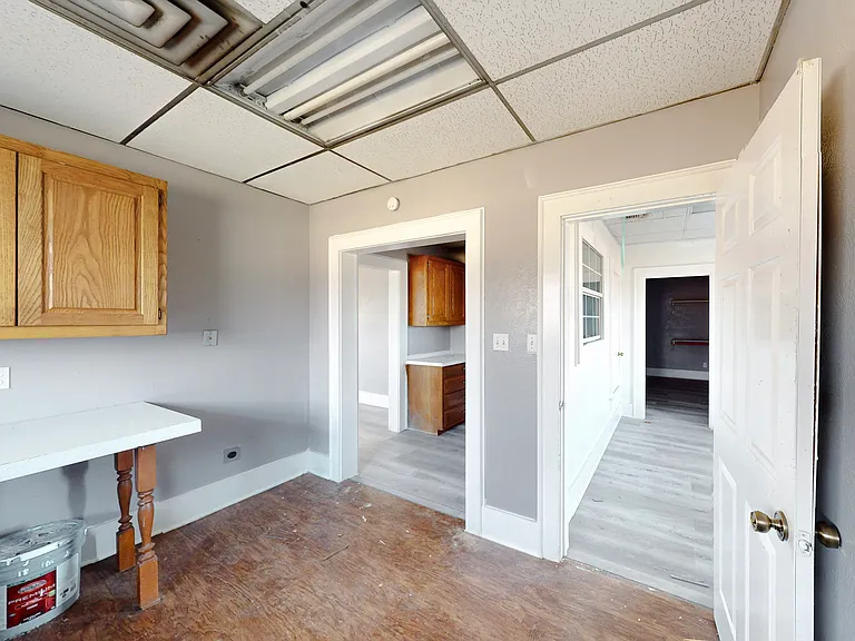 409 W Main St — Photo 22