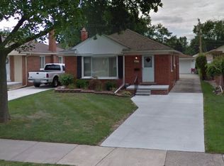 20916 Erben St, Saint Clair Shores, MI 48081