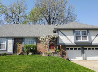 1013 SW 23rd St, Blue Springs, MO 64015