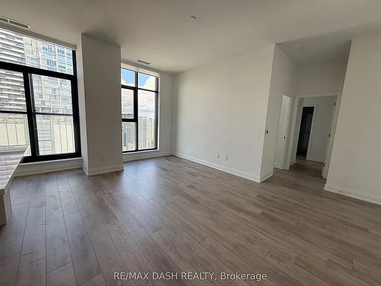 20 Soudan Ave #Penthouse 06 — Photo 17