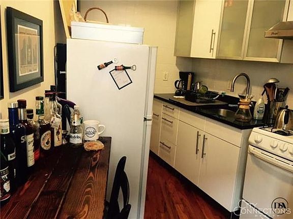 2nd image of 25 Pell St APT 2F