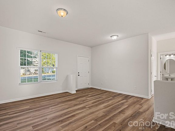 3rd image of 6215 Paw Village Rd