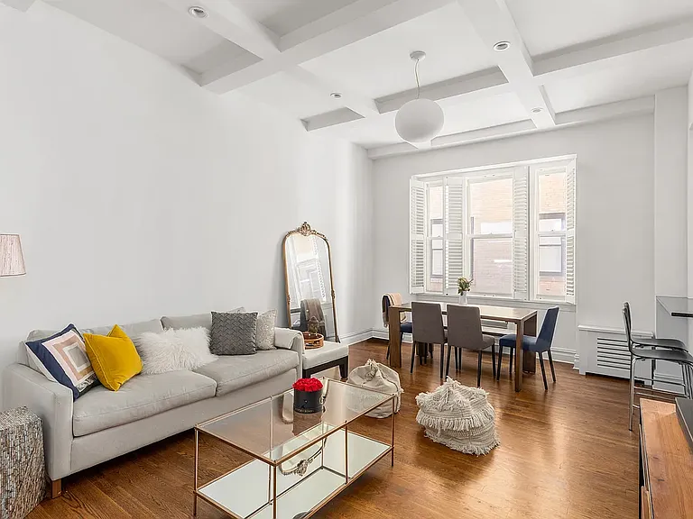 25 5th Ave #1H — Photo 2