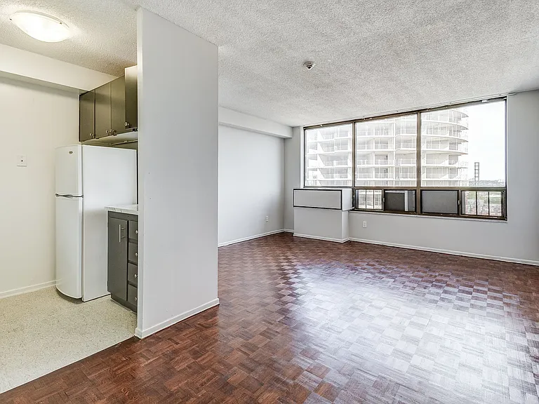 2360 Dundas St W #2350 — Photo 54