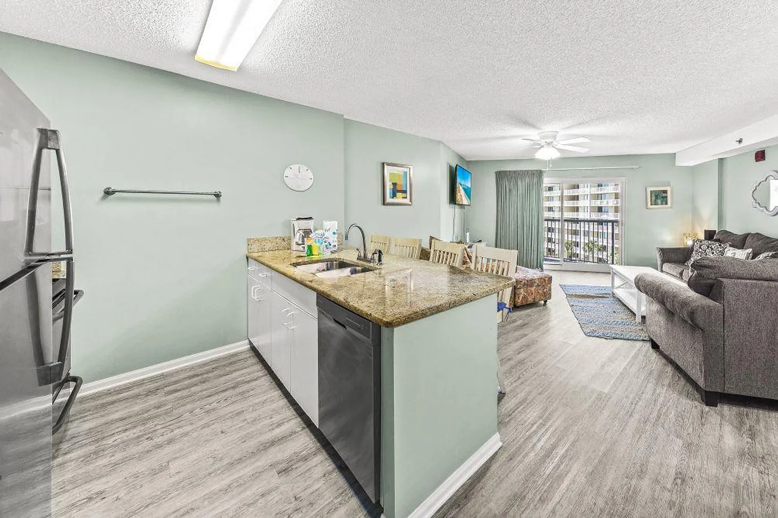 2 bed, 2.0 bath, 904 sqft, $3,170 — Photo 3