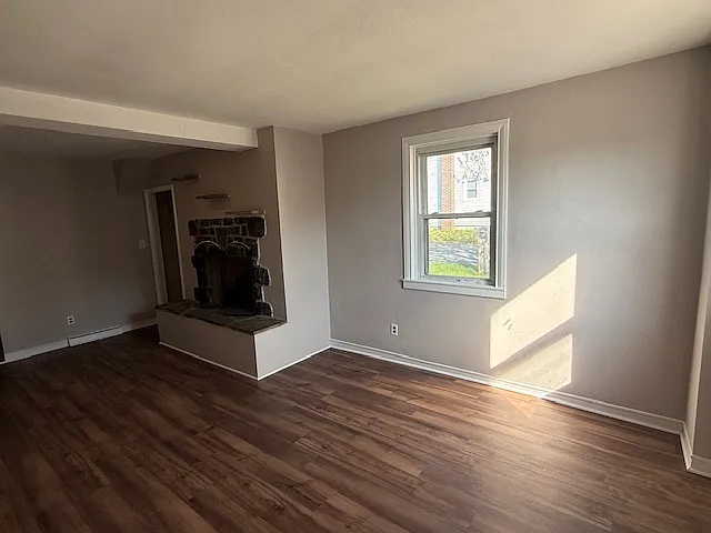 323 Main St — Photo 4