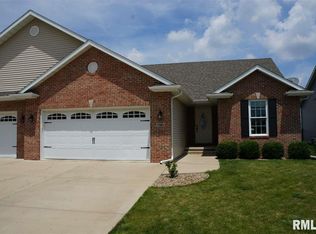 3301 Lakemere Dr, Springfield, IL 62711