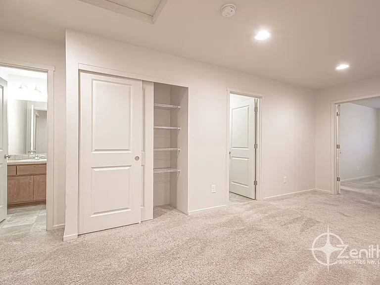 8515 NE 13th Pl — Photo 15