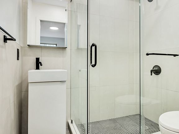 3rd image of 166 W 75th St APT 502