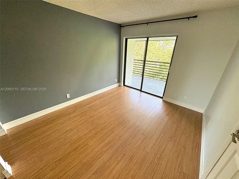 2324 S Cypress Bend Dr #415 — Photo 9
