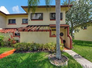 8957 Springtree Lakes Dr, Sunrise, FL 33351