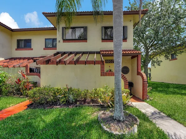 8957 Springtree Lakes Drive, Sunrise, FL 33351