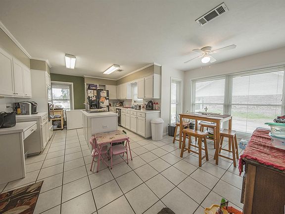3rd image of 200 Green Forest Dr