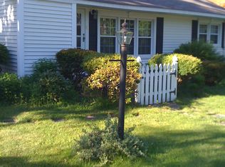 91 Dixon Rd, Queensbury, NY 12804