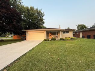 36850 English Dr, Sterling Heights, MI 48310