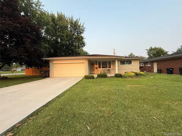 36850 English Dr, Sterling Heights, MI 48310