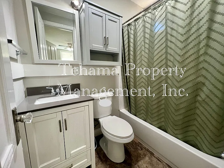 1051 Washington St — Photo 31