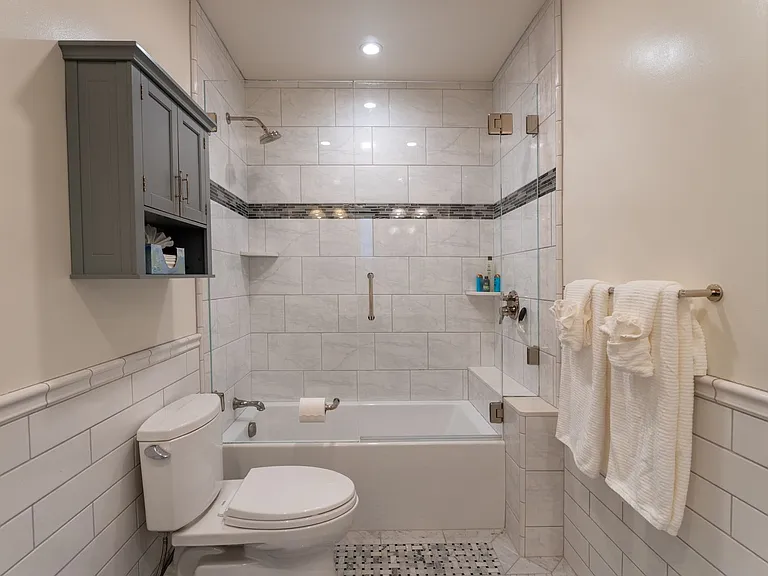 610 Forest Ave — Photo 39