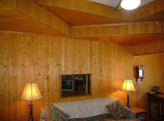 5th image of 211 E Milas Ln