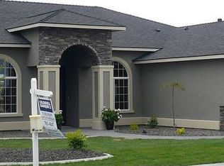 3047 Bluffs Dr, Richland, WA