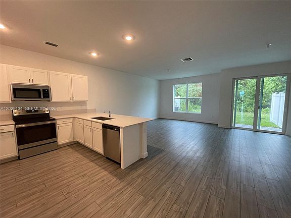 4th image of 4297 Hammock Grove Dr #4297