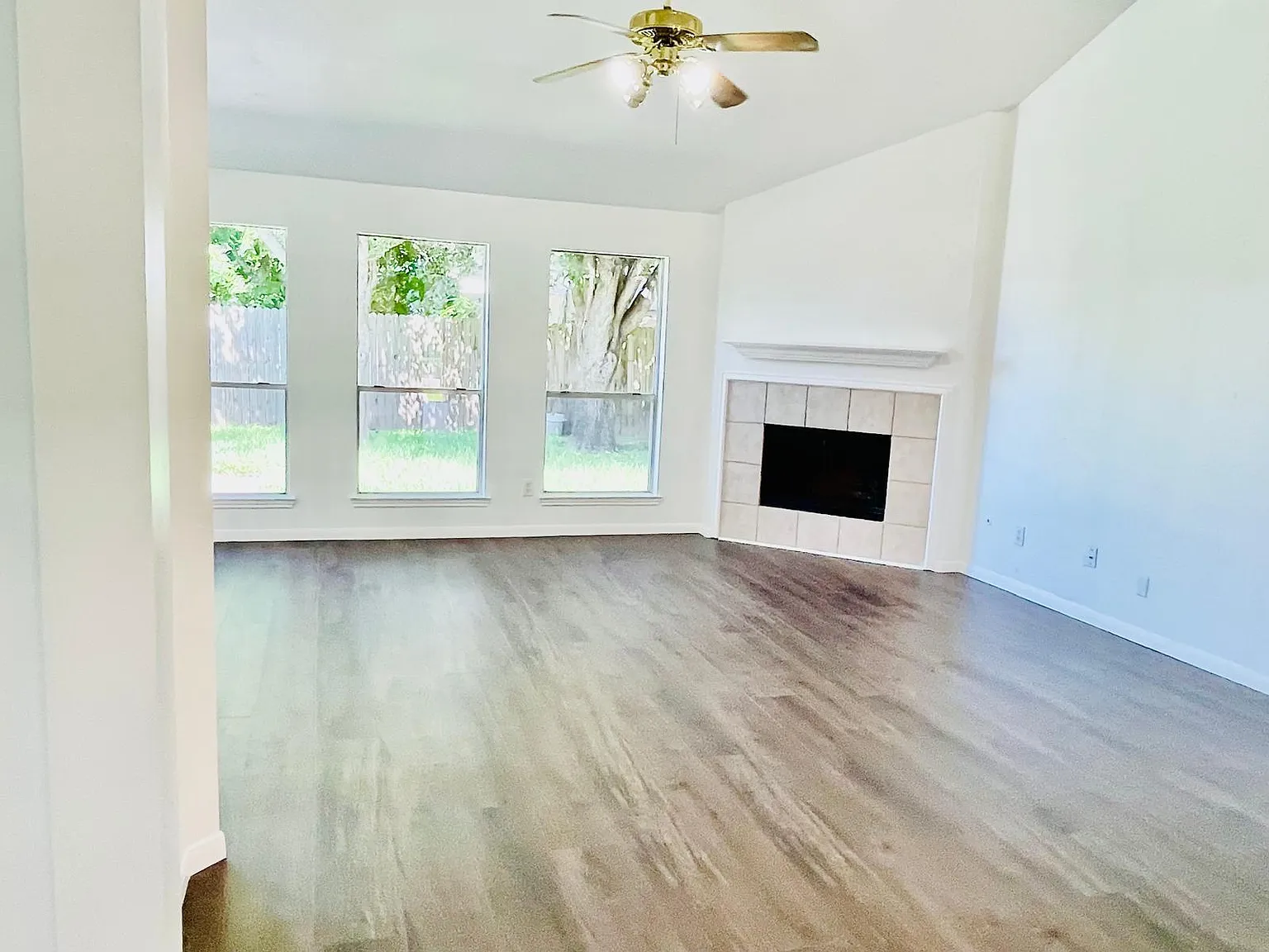 4 bed, 2.0 bath, 2018 sqft, $2,200 — Photo 4