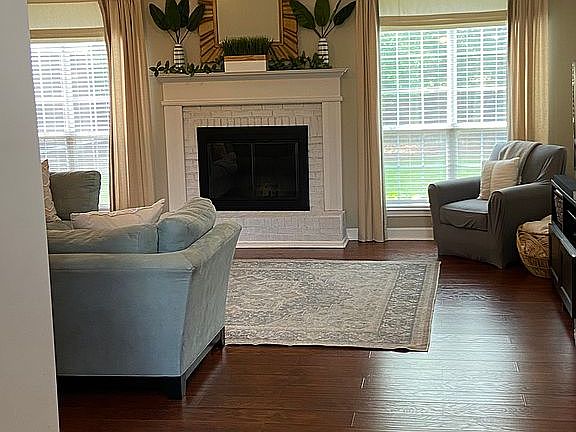 Front Door Entry / Foyer