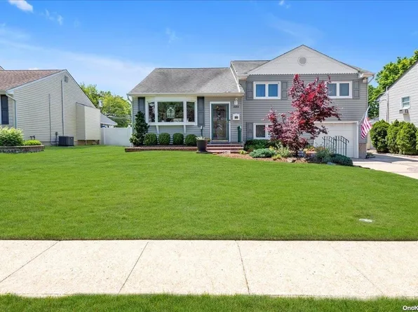 3682 Regent Lane, Wantagh, NY 11793