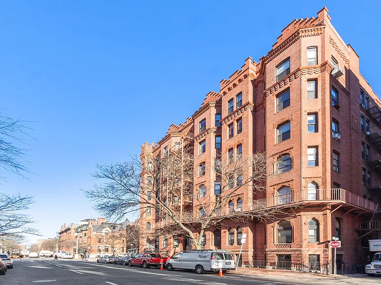 271 Dartmouth St #4H — Photo 40