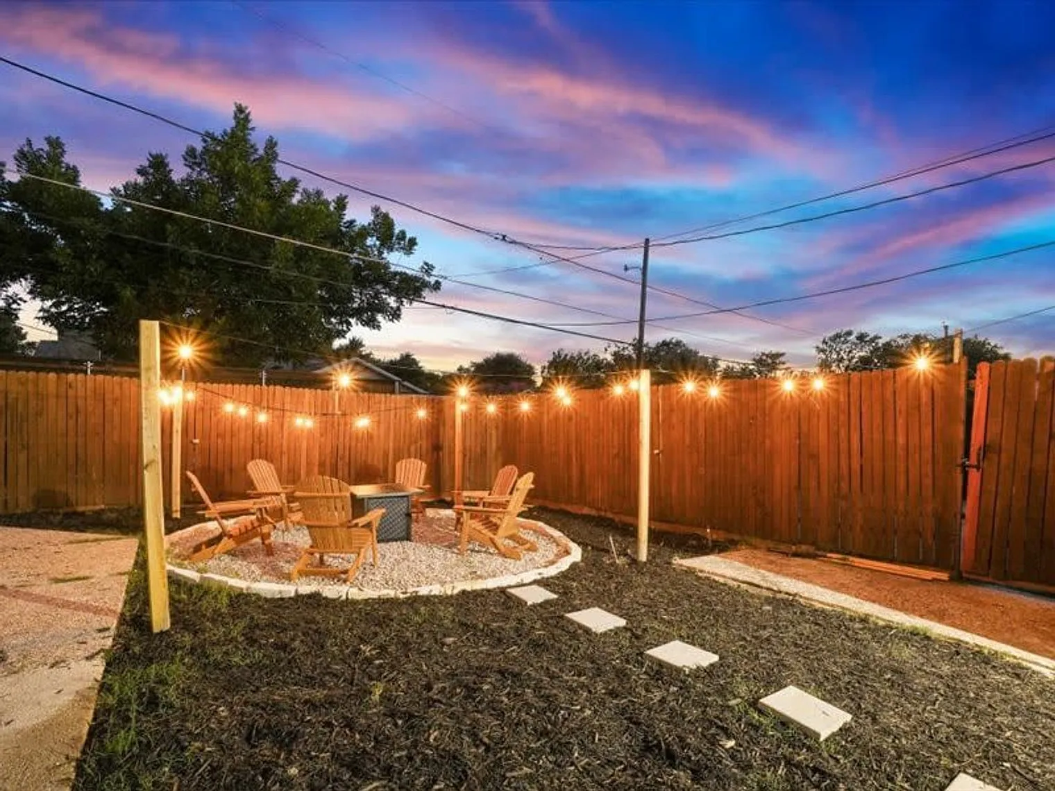 6 bed, 3.0 bath, 2389 sqft, $12,054 — Photo 4