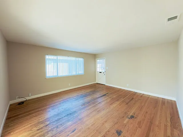 723 Redwood Ave #723 — Photo 3
