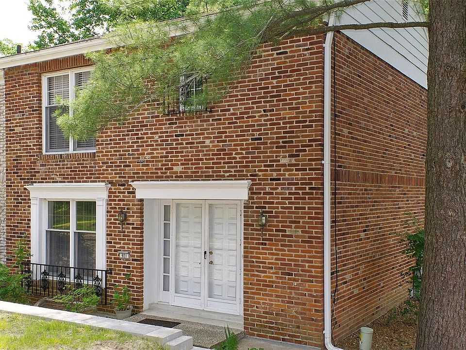 1st image of 921 Pavillion Dr