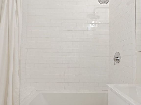 5th image of 562 10th St #1
