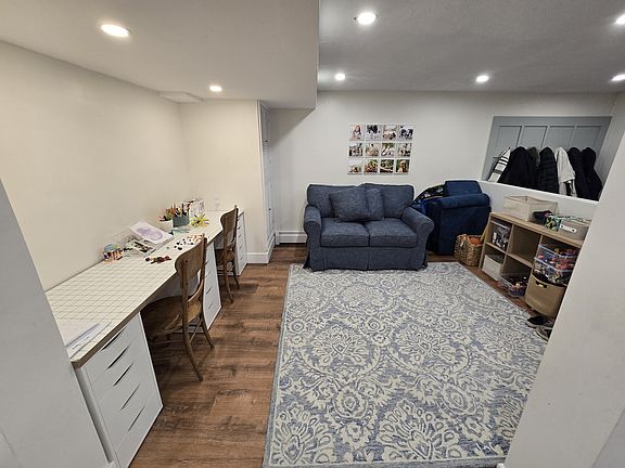 4th image of 55 Eldred St