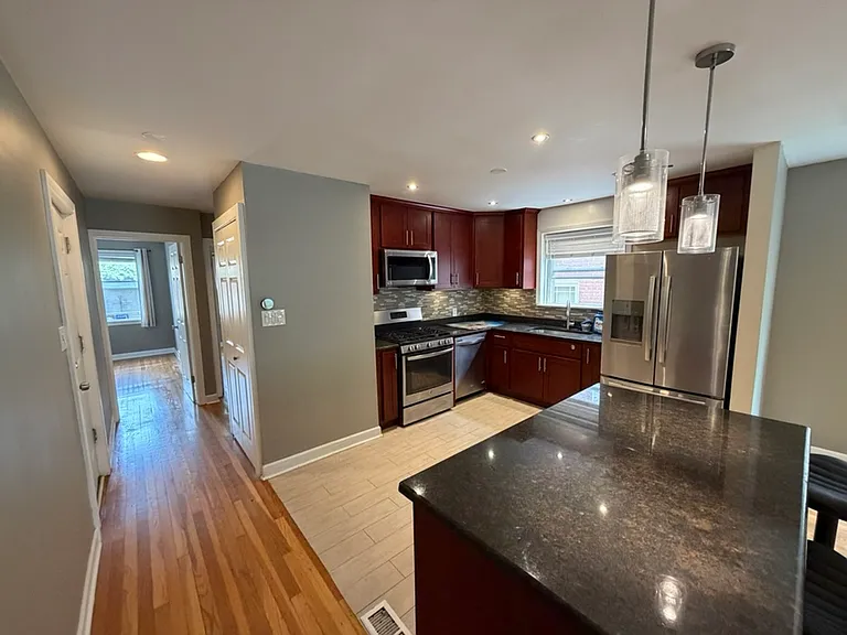6817 N Seeley Ave #2 — Photo 11