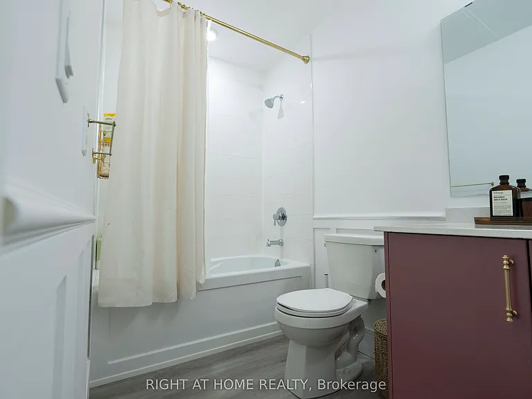 1000 Lackner Pl E #302 — Photo 8