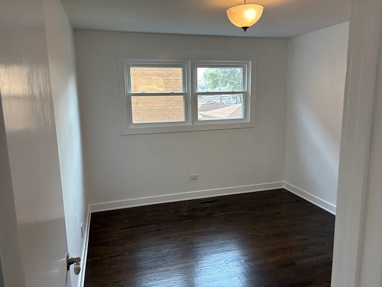 7946 W Addison St #2 — Photo 11