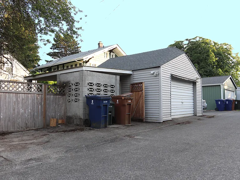 2915 N 21st St — Photo 15