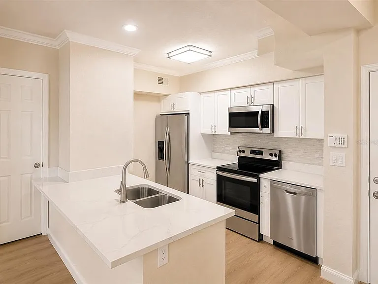 911 N Orange Ave #115 — Photo 4