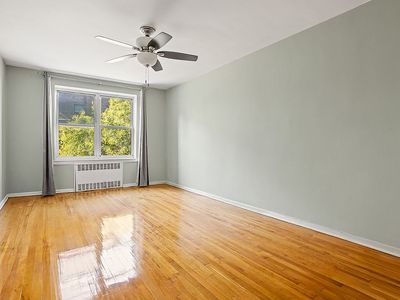 3315 81st St APT 4H, Jackson Heights, NY, 11372