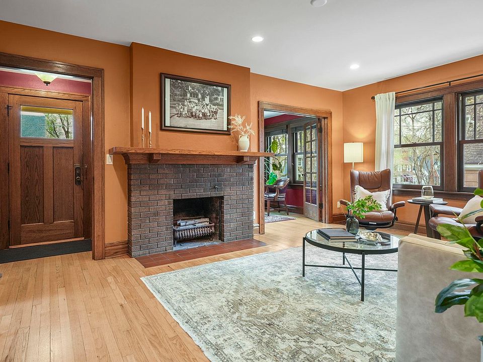1st image of 434 Virginia Ter