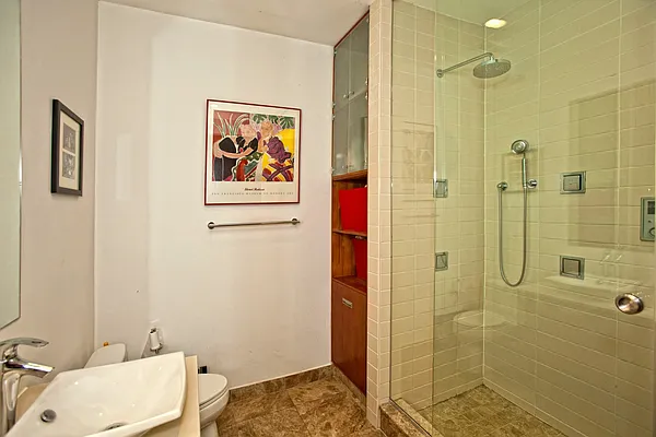 Sold by Dwelling Homes | media 2
