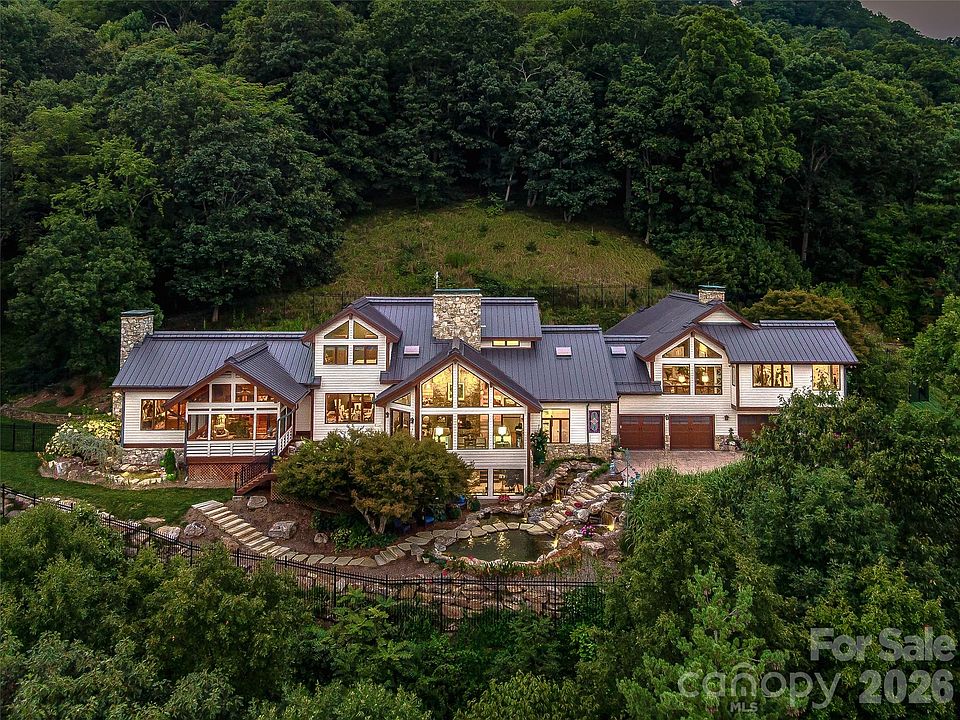 1st image of 10 Beaverbrook Ct