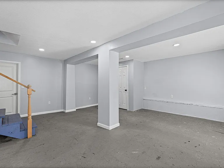 938 Locust Ave — Photo 31