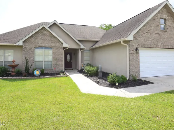 68 Apache Dr, Picayune, MS 39466