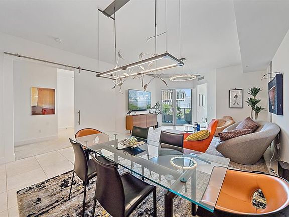 5th image of 332 Cocoanut Ave #406