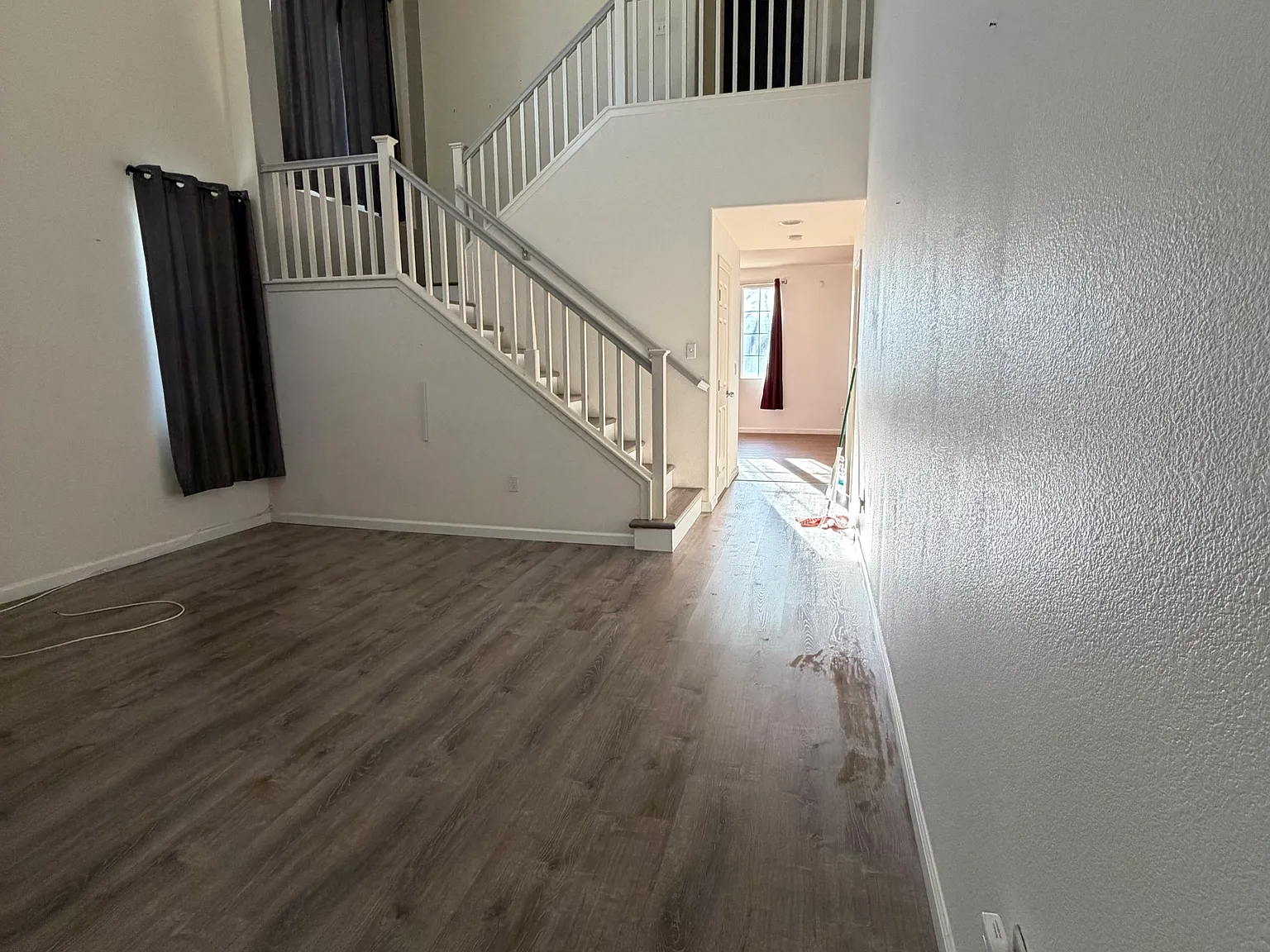 4 bed, 2.5 bath, 2125 sqft, $3,300 — Photo 4