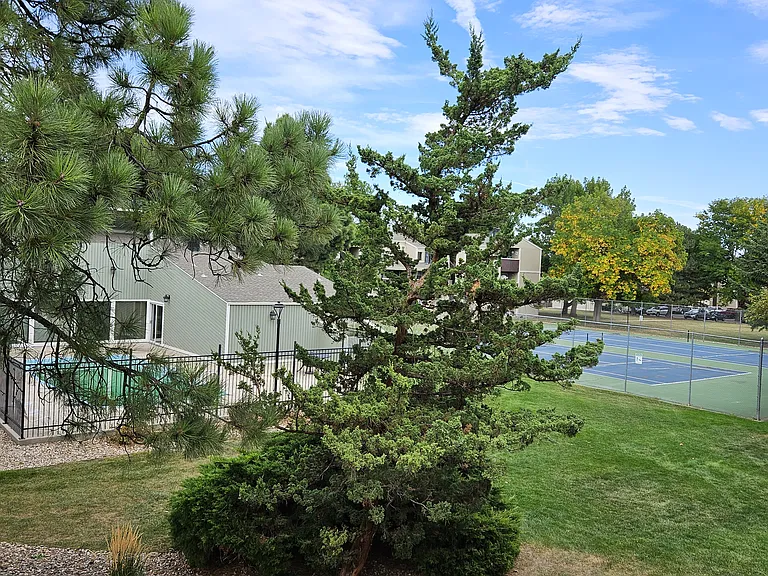 512 E Monroe Dr #C323 — Photo 2