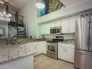 2 bed, 1320 sqft, $2,200 — Photo 3