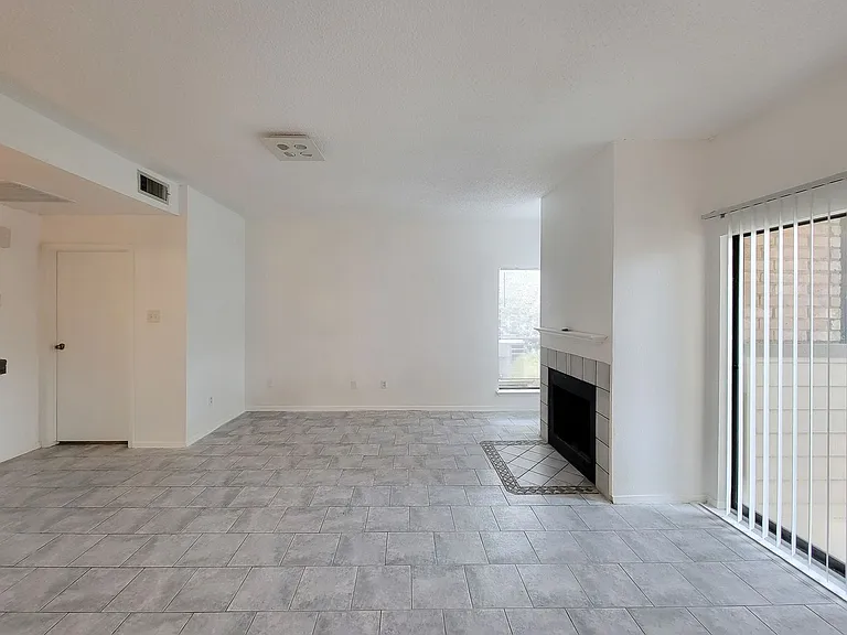 7119 N Holiday Dr — Photo 19